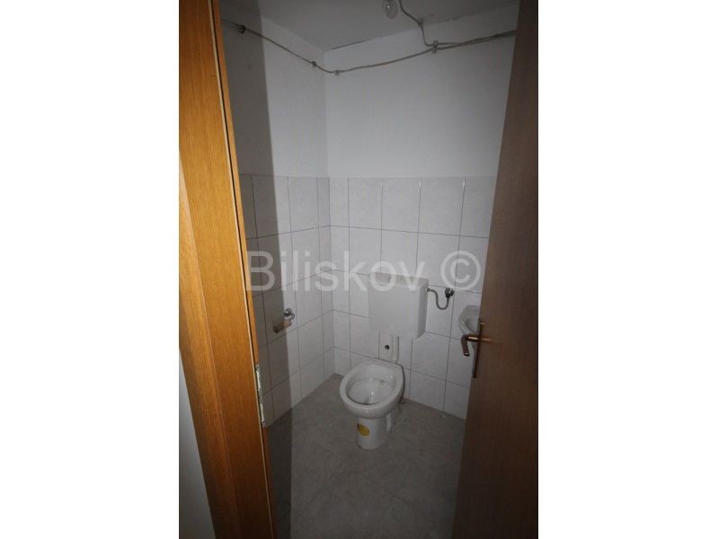 Business premises For rent - SPLITSKO-DALMATINSKA  KAŠTELA 