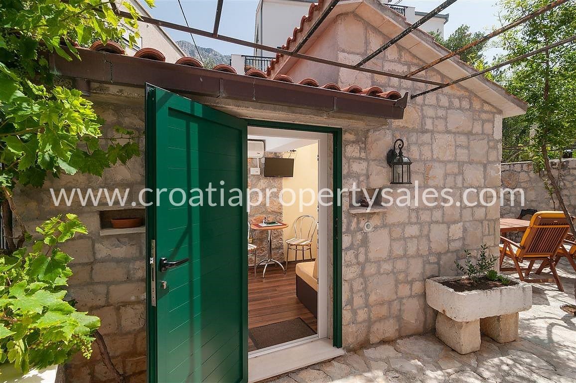 House For sale - SPLITSKO-DALMATINSKA  OMIŠ 