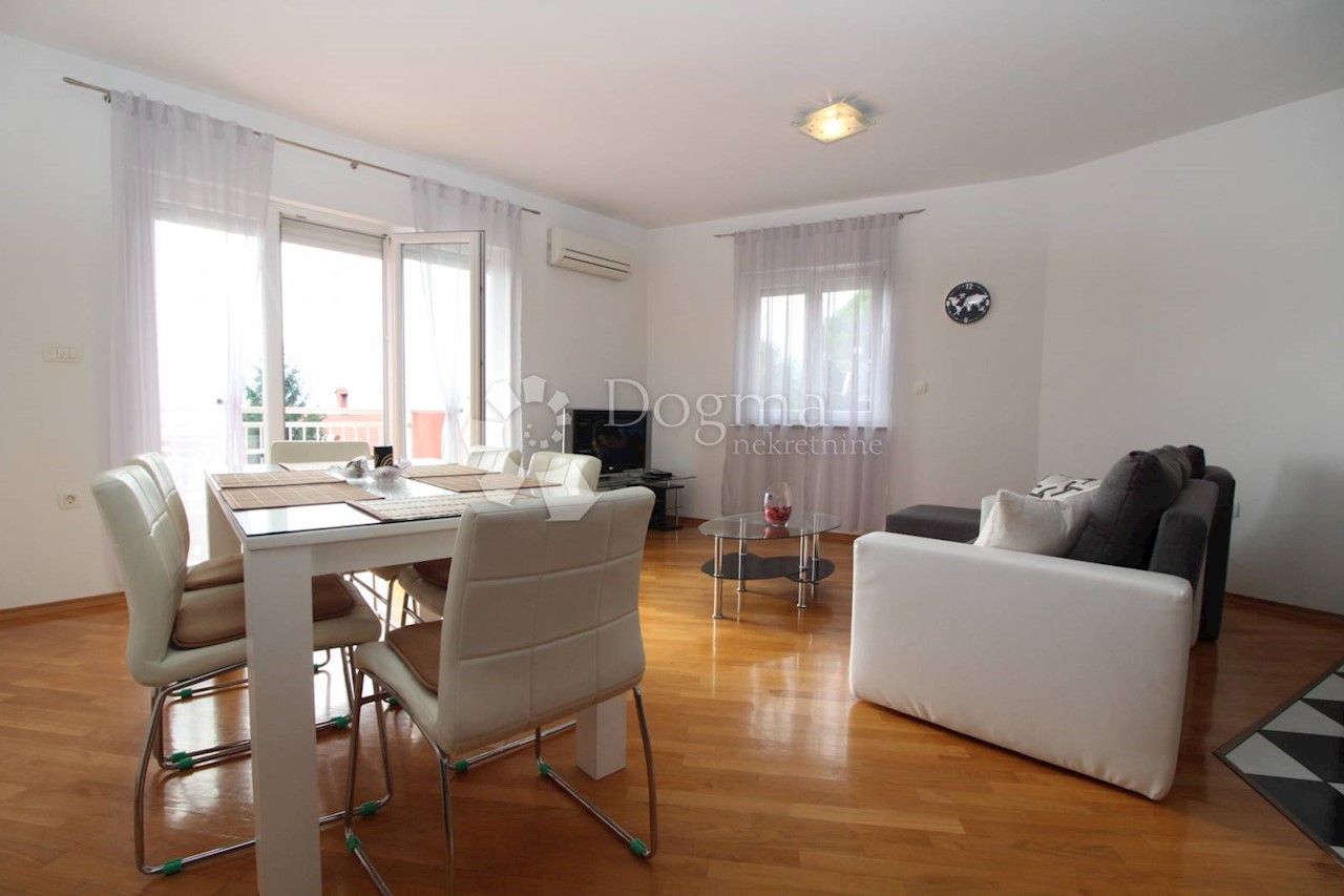 Flat For rent - PRIMORSKO-GORANSKA  RIJEKA 