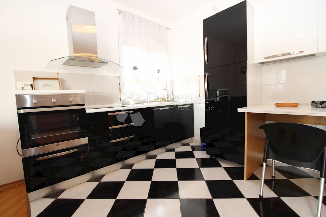 Flat For rent - PRIMORSKO-GORANSKA  RIJEKA 