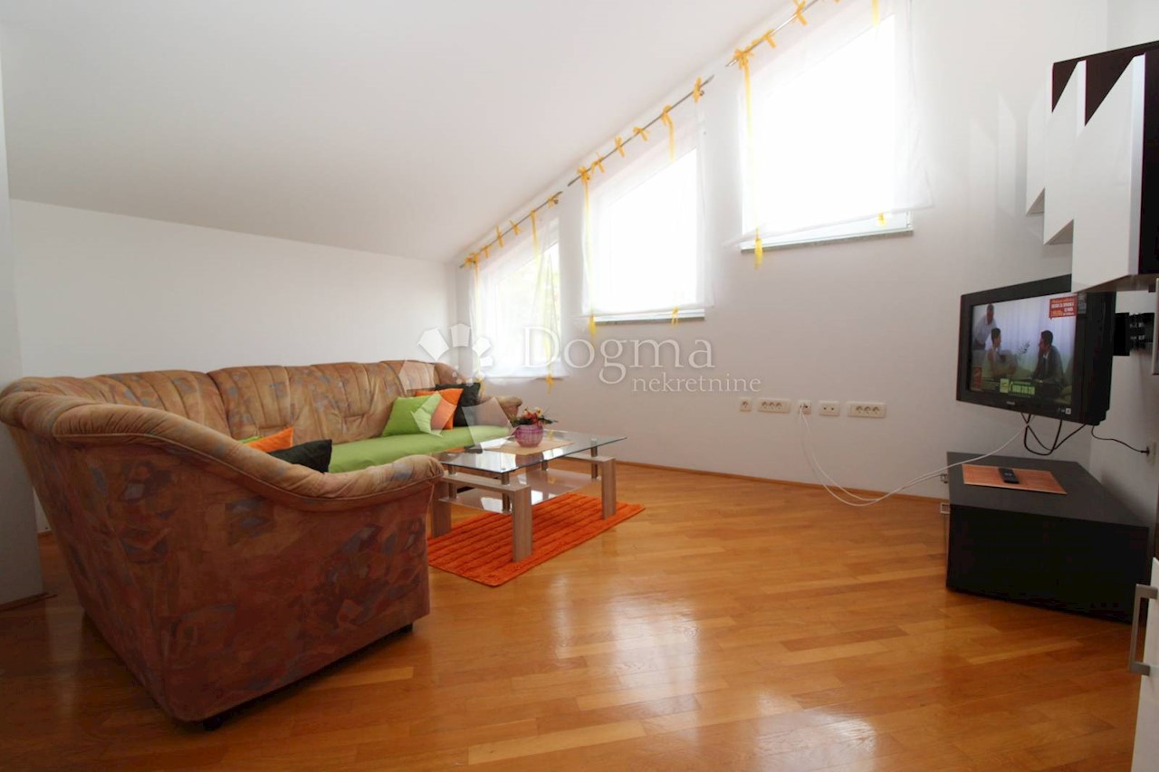 Flat For rent - PRIMORSKO-GORANSKA  RIJEKA 