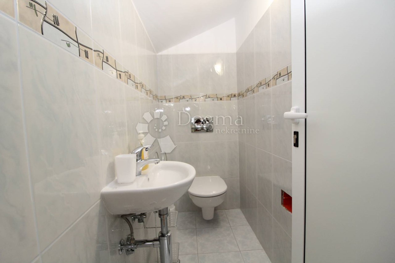 Flat For rent - PRIMORSKO-GORANSKA  RIJEKA 