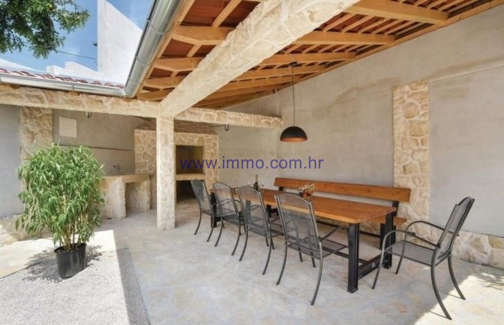 House For sale - SPLITSKO-DALMATINSKA  TROGIR 