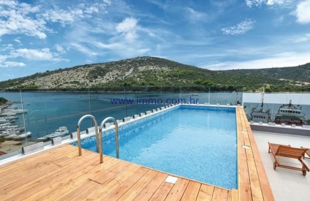 Haus Zu verkaufen - SPLITSKO-DALMATINSKA  TROGIR 