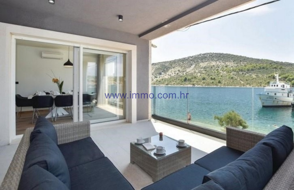 House For sale - SPLITSKO-DALMATINSKA  TROGIR 