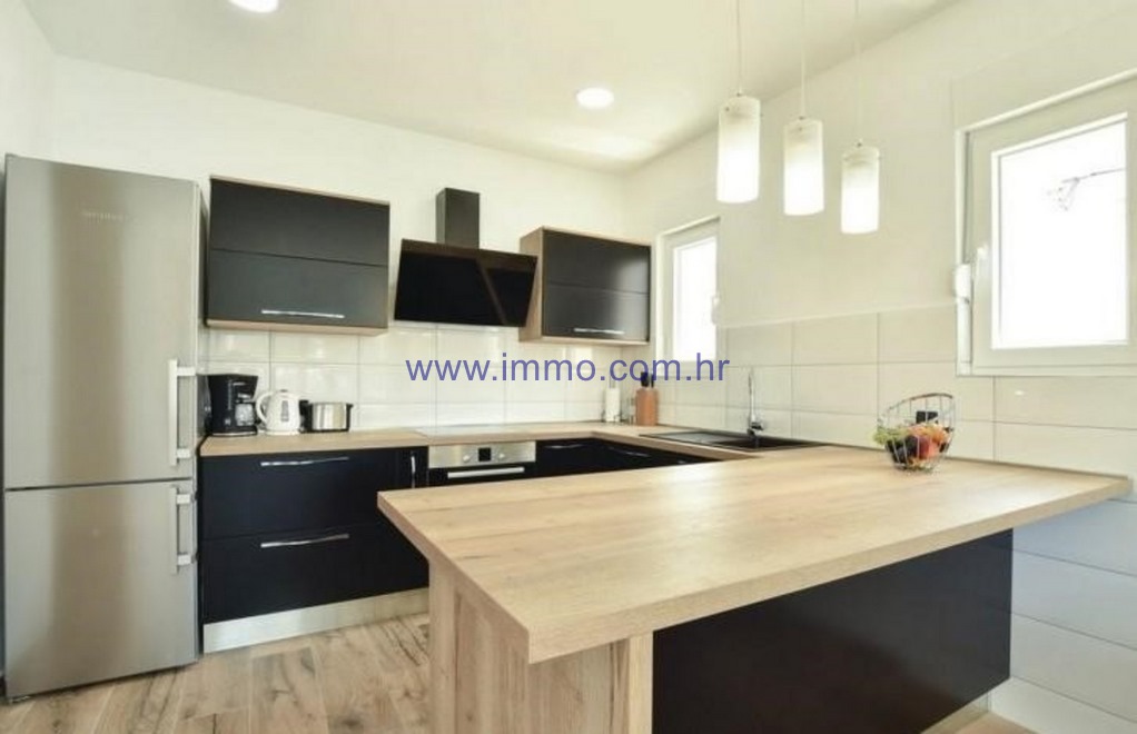 House For sale - SPLITSKO-DALMATINSKA  TROGIR 