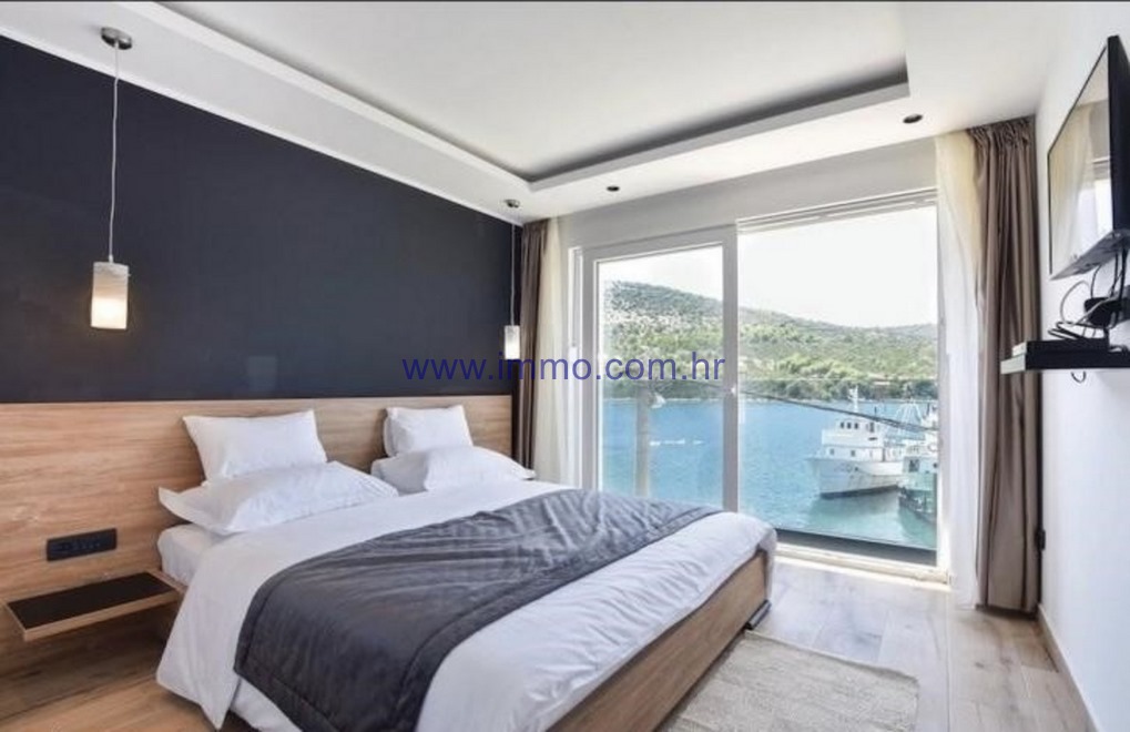 House For sale - SPLITSKO-DALMATINSKA  TROGIR 