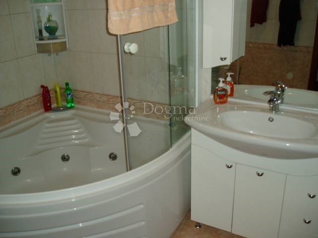 Flat For sale - PRIMORSKO-GORANSKA  OPATIJA 