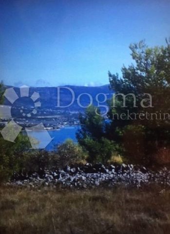 Land for sale 2478 m² – Čiovo