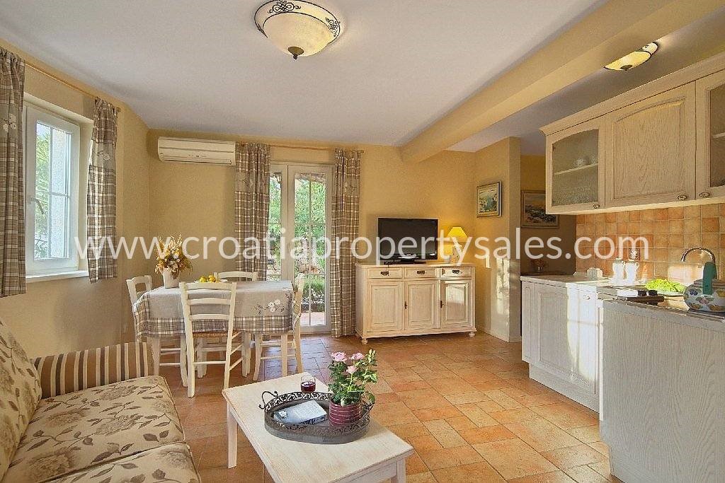 House For sale - SPLITSKO-DALMATINSKA  HVAR 