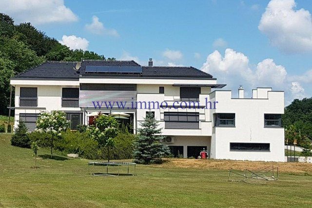 Komerční na prodej 700 m² – Tuhelj