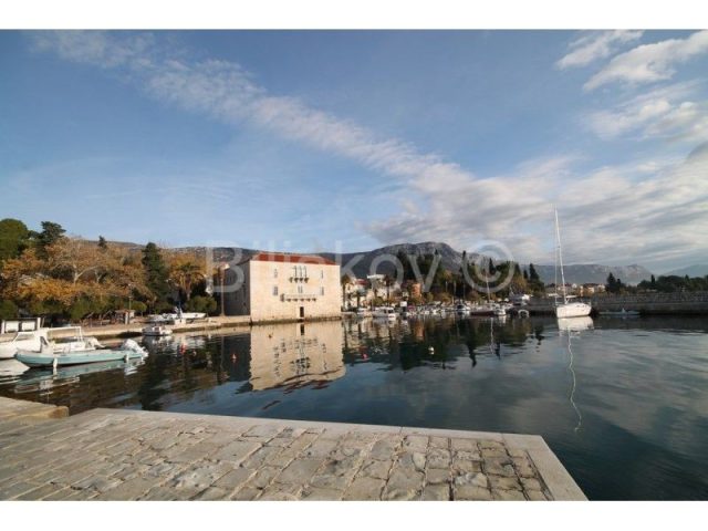 House for sale 200 m² – Kaštel Lukšić