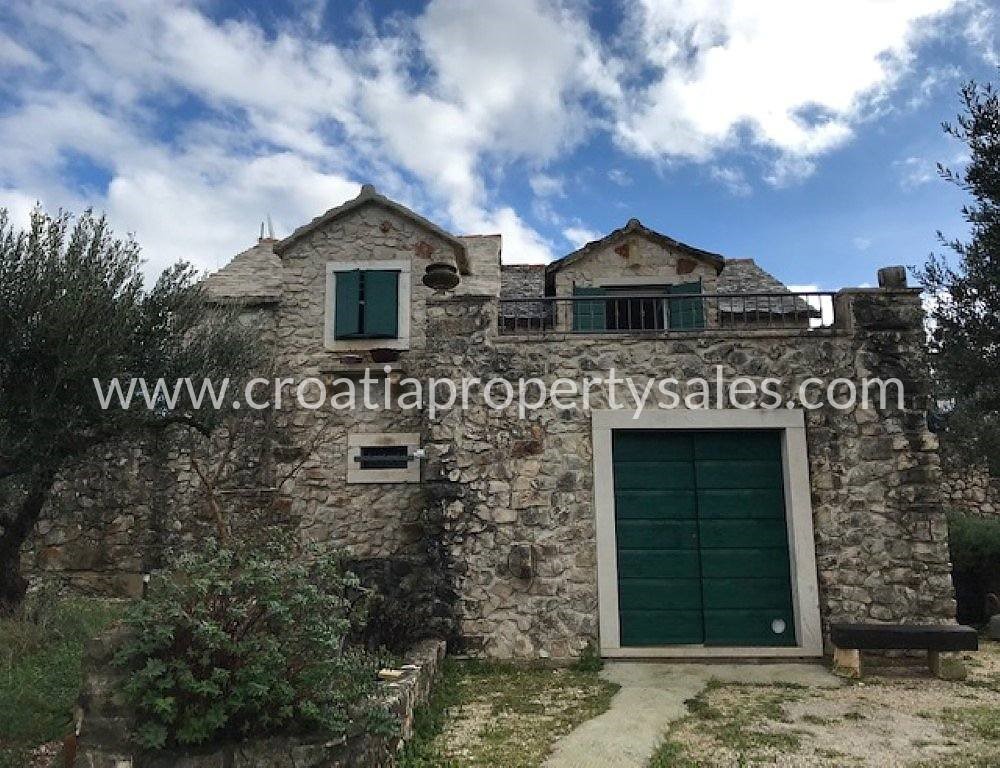 House For sale - SPLITSKO-DALMATINSKA  BRAČ 