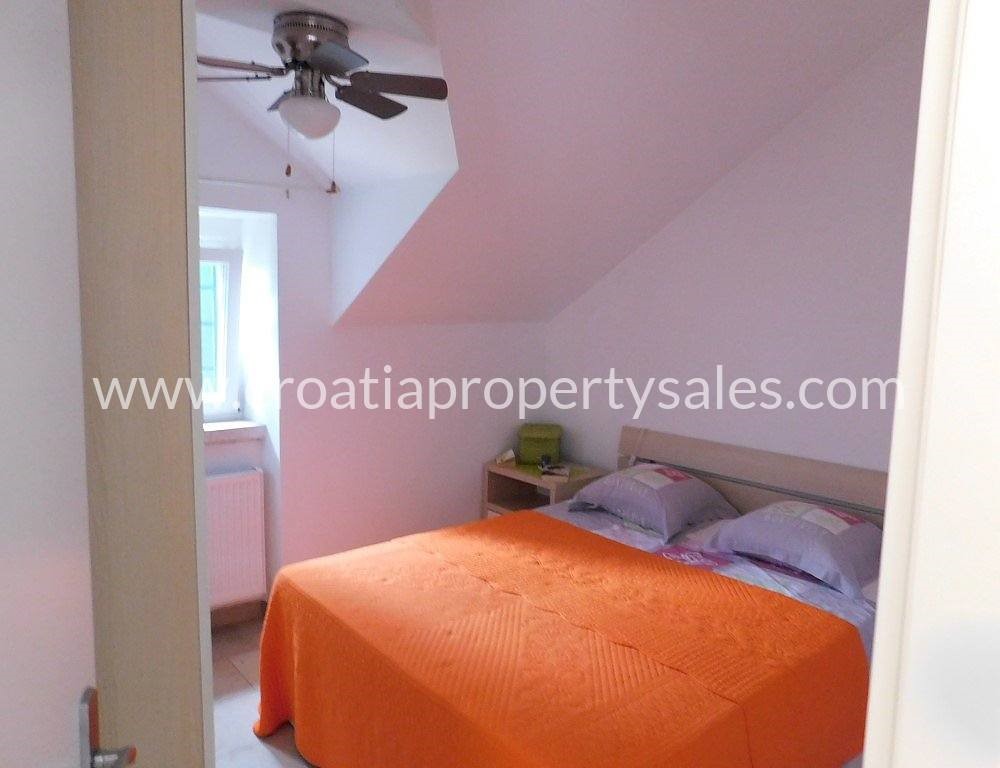 House For sale - SPLITSKO-DALMATINSKA  BRAČ 