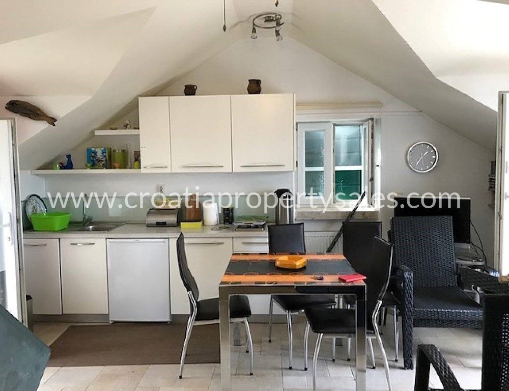 House For sale - SPLITSKO-DALMATINSKA  BRAČ 