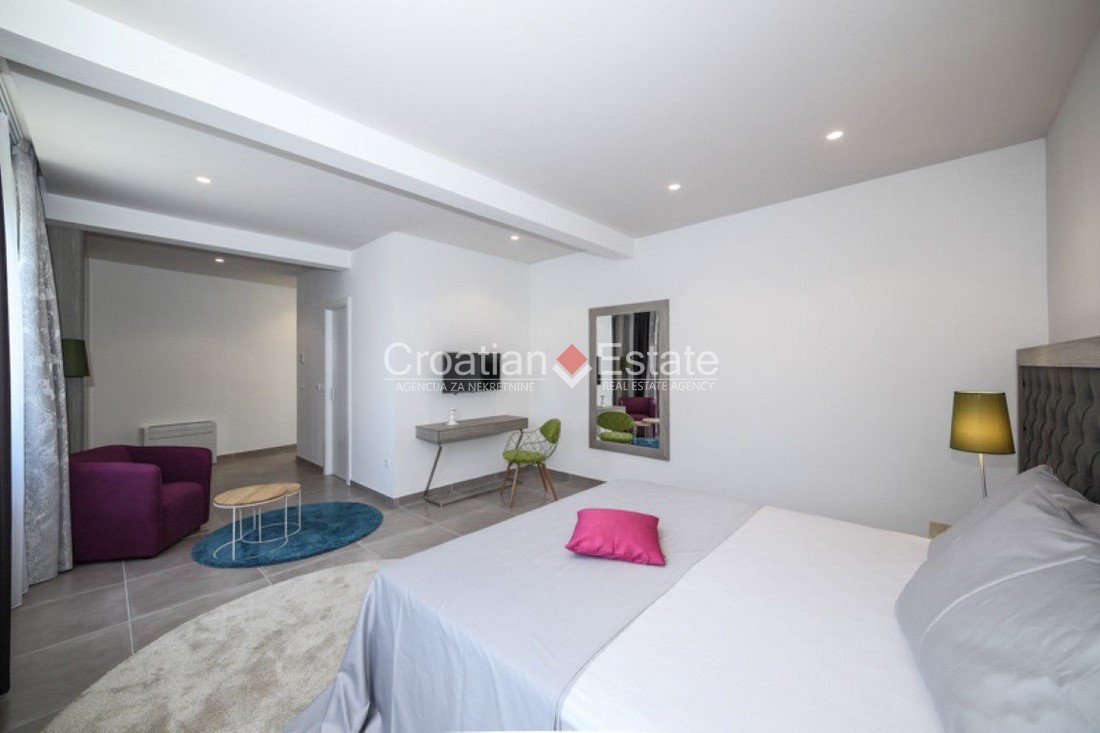 Casa In vendita - SPLITSKO-DALMATINSKA  ČIOVO 