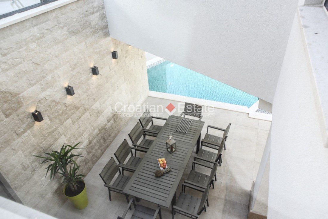 Casa In vendita - SPLITSKO-DALMATINSKA  ČIOVO 