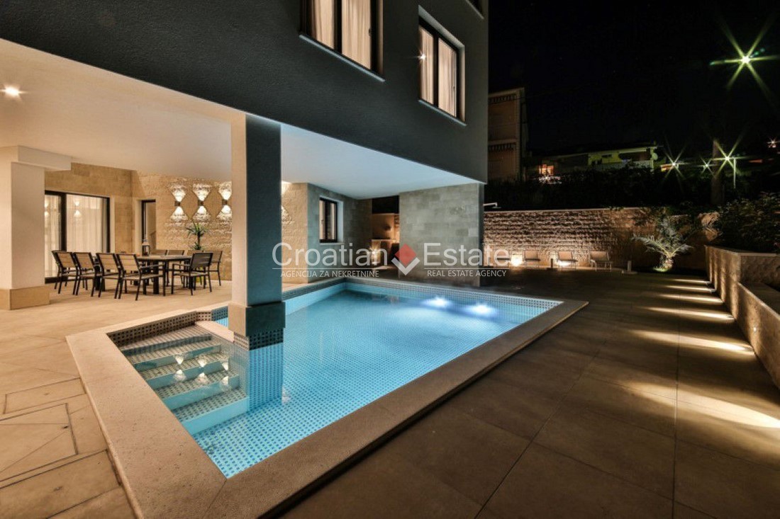 Casa In vendita - SPLITSKO-DALMATINSKA  ČIOVO 