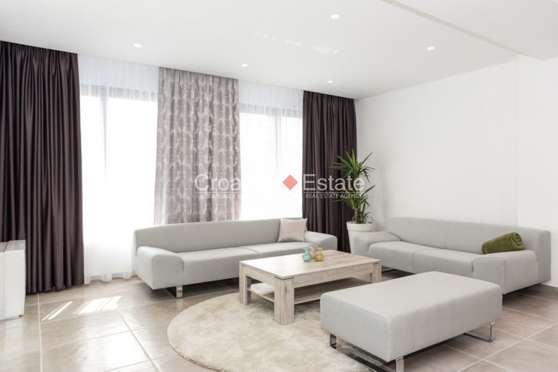 Casa In vendita - SPLITSKO-DALMATINSKA  ČIOVO 