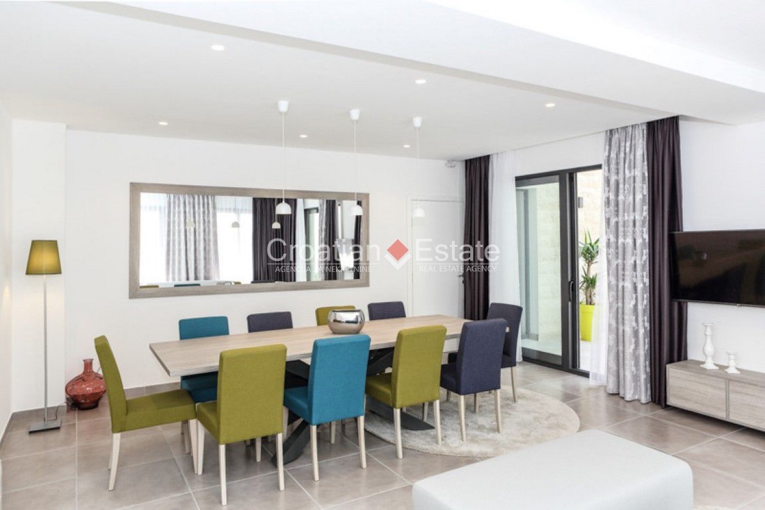 Casa In vendita - SPLITSKO-DALMATINSKA  ČIOVO 