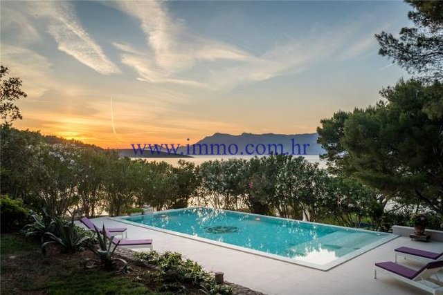 House For sale - SPLITSKO-DALMATINSKA  BRAČ 