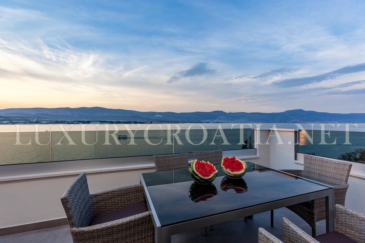 House For sale - SPLITSKO-DALMATINSKA  TROGIR 