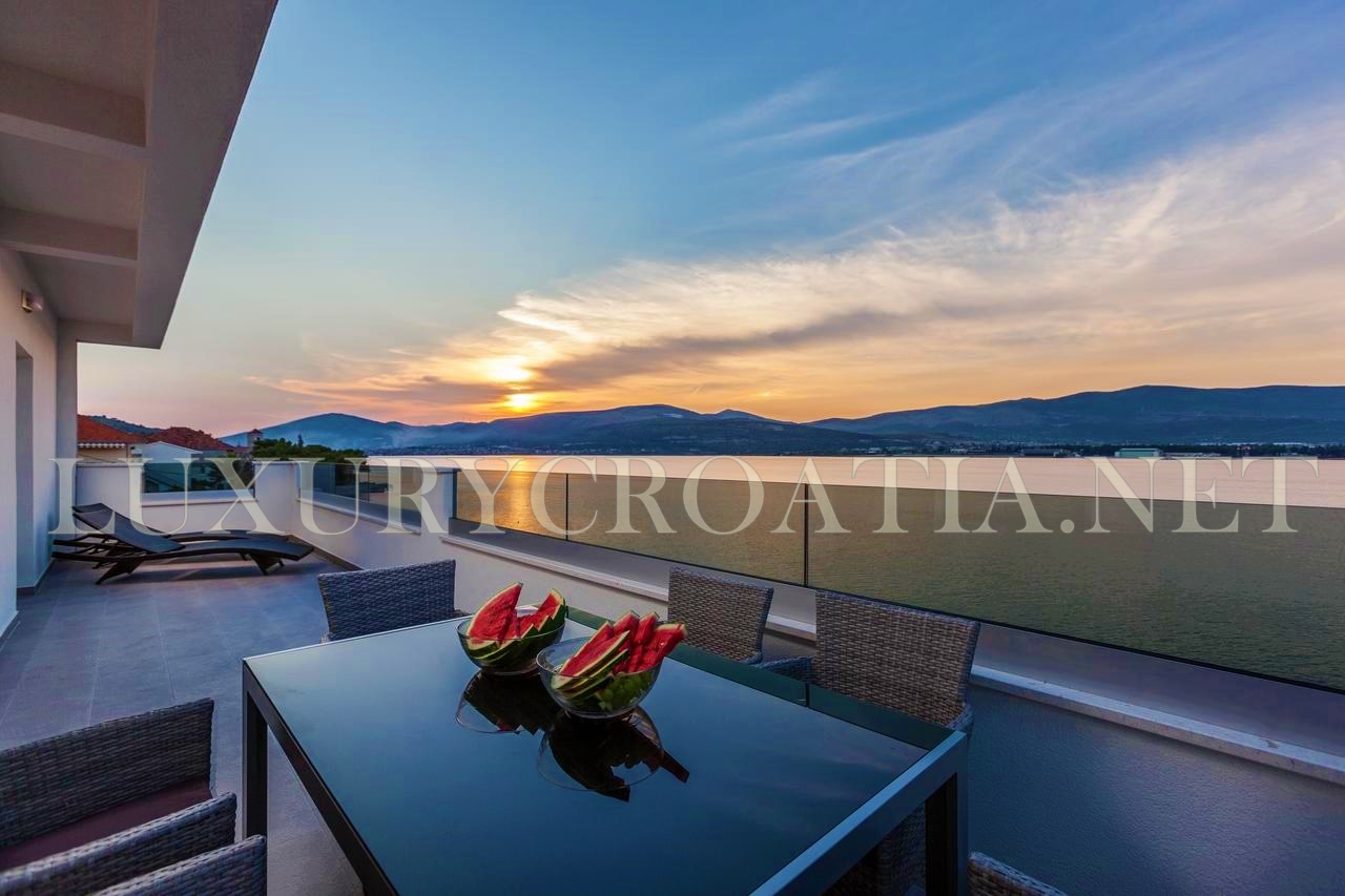 House For sale - SPLITSKO-DALMATINSKA  TROGIR 