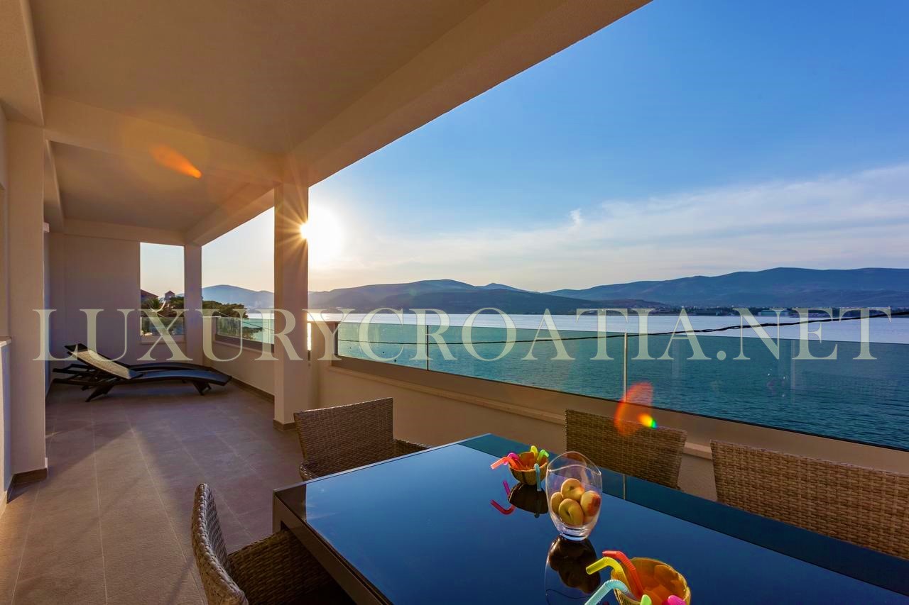 House For sale - SPLITSKO-DALMATINSKA  TROGIR 