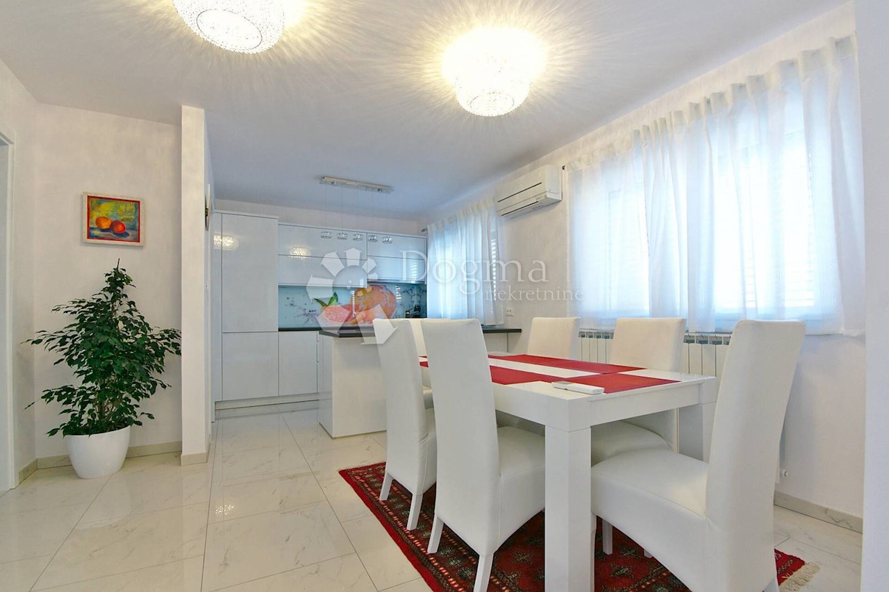 Apartmán K pronájmu - PRIMORSKO-GORANSKA  RIJEKA 