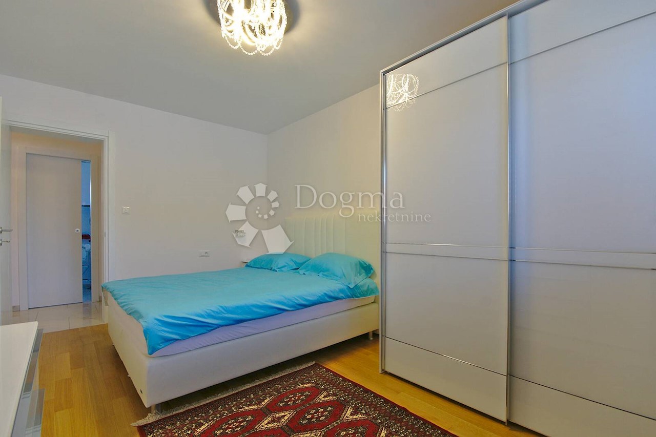 Flat For rent - PRIMORSKO-GORANSKA  RIJEKA 