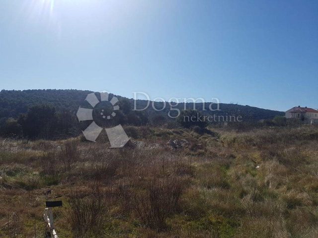 Land for sale 560 m² – Kampor