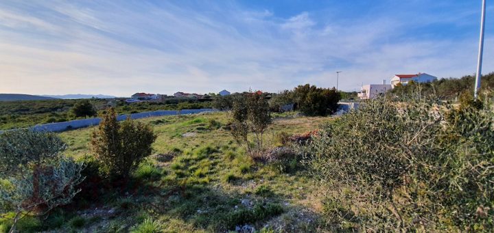 Zemljište na prodaju 1799 m² – Debeljak