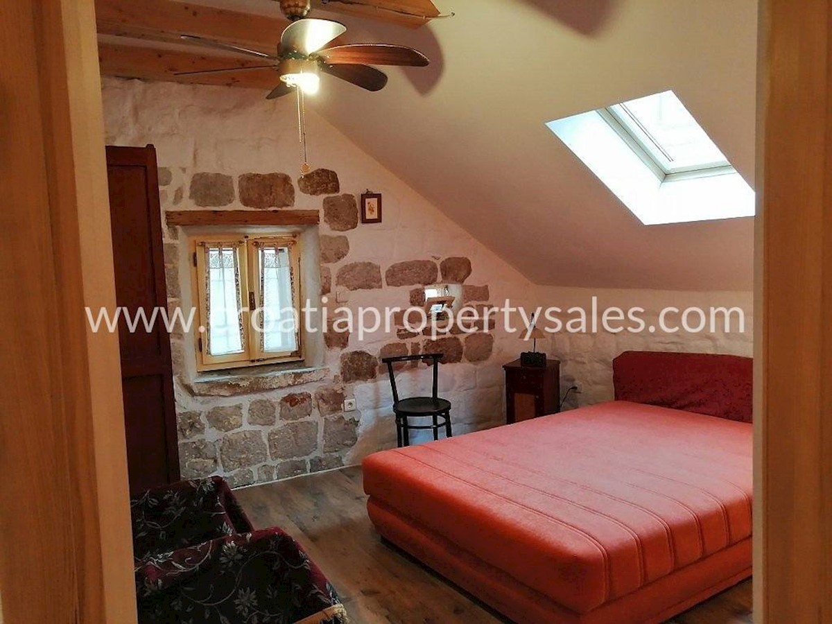 House For sale - SPLITSKO-DALMATINSKA  HVAR 