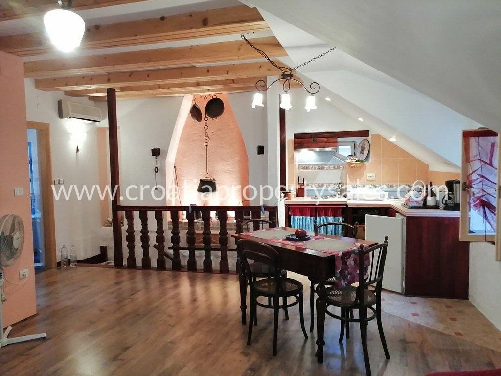 House For sale - SPLITSKO-DALMATINSKA  HVAR 