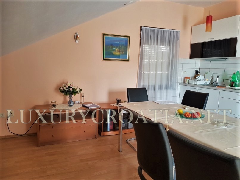 Casa In vendita - SPLITSKO-DALMATINSKA  PODSTRANA 