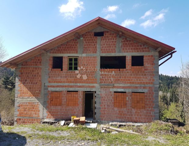 Hiša na predaj 200 m² – Presika