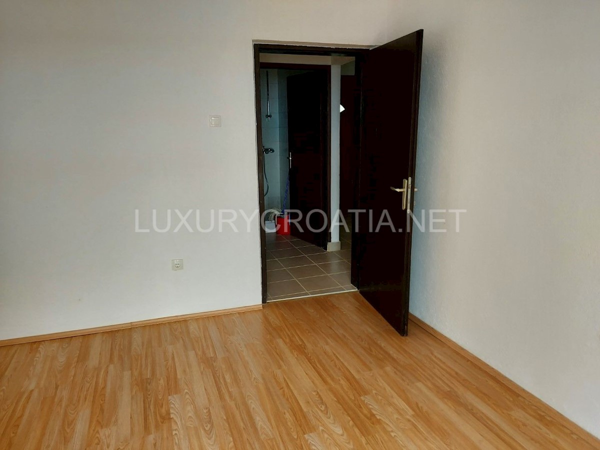Haus Zu verkaufen - ŠIBENSKO-KNINSKA  ŠIBENIK 