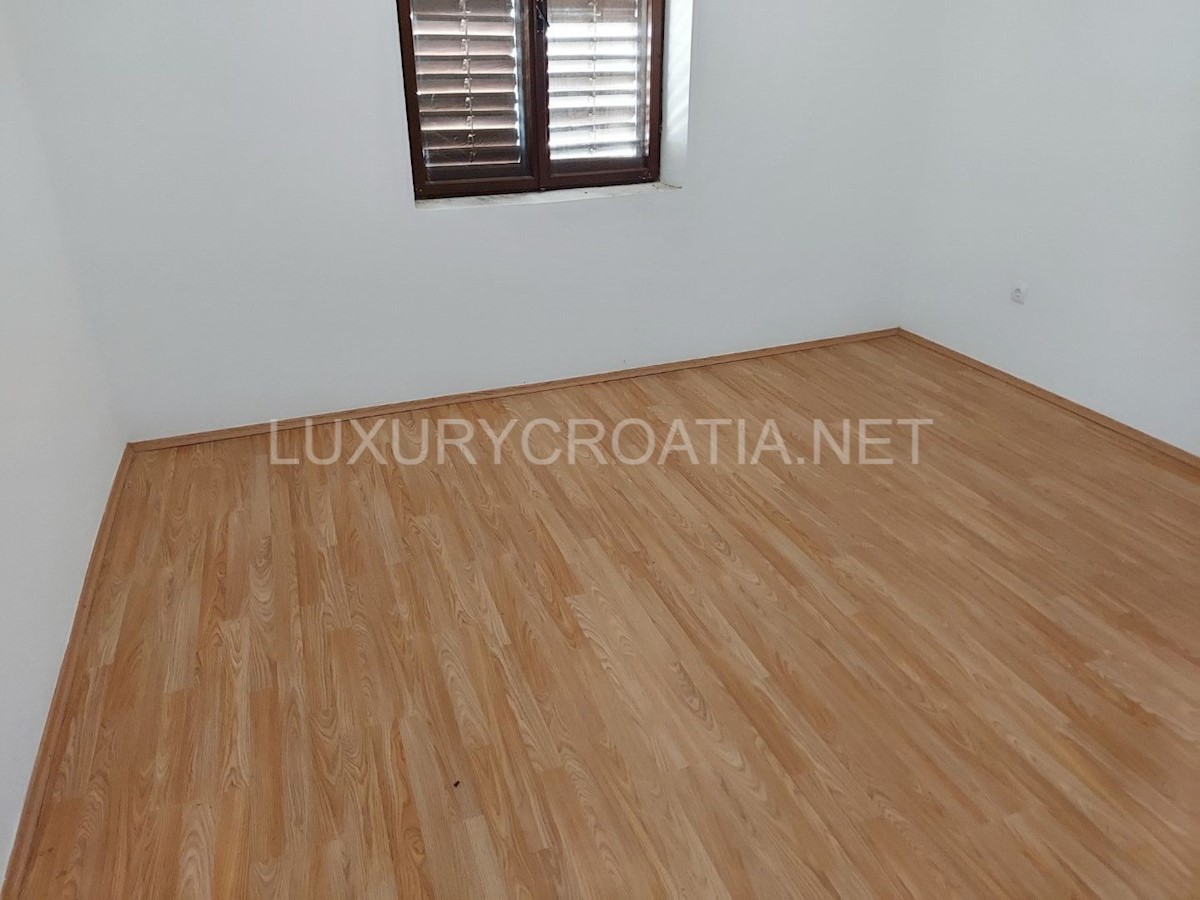 Haus Zu verkaufen - ŠIBENSKO-KNINSKA  ŠIBENIK 