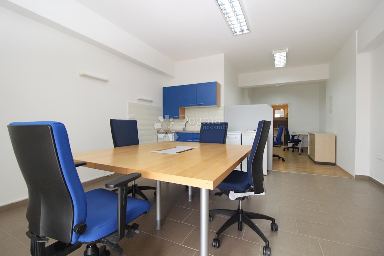 Business premises For rent - PRIMORSKO-GORANSKA  RIJEKA 