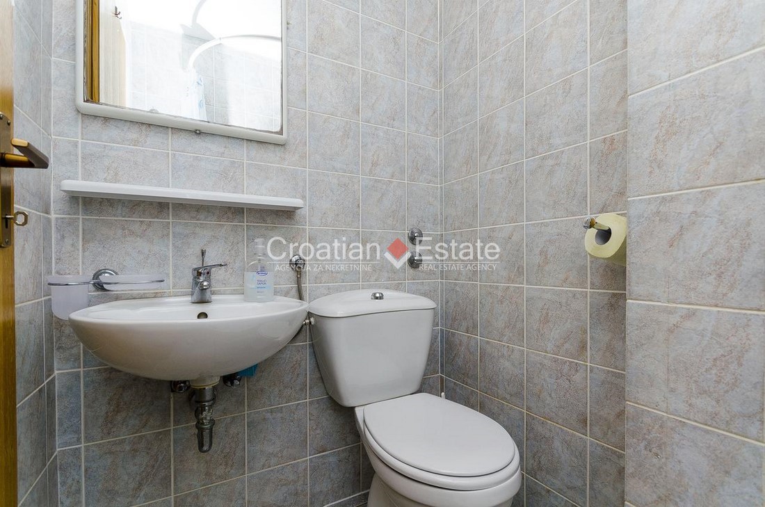 Haus Zu verkaufen - SPLITSKO-DALMATINSKA  ČIOVO 