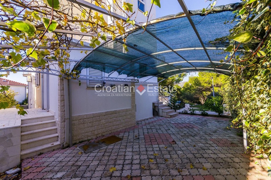 Haus Zu verkaufen - SPLITSKO-DALMATINSKA  ČIOVO 