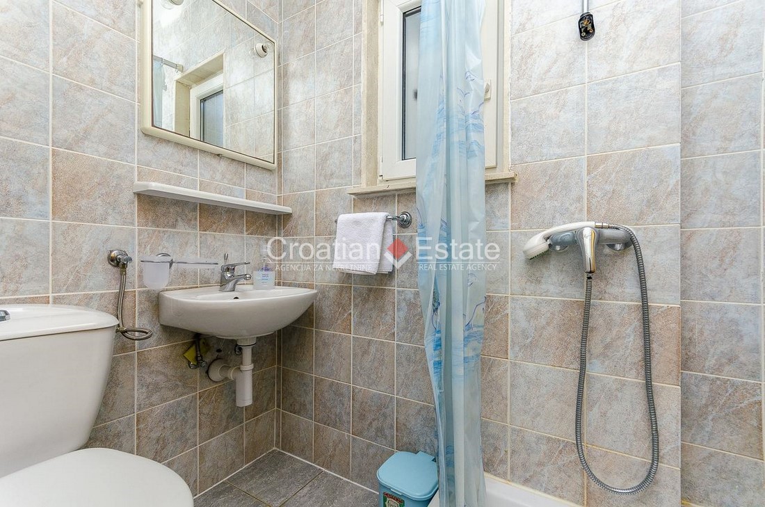 Haus Zu verkaufen - SPLITSKO-DALMATINSKA  ČIOVO 