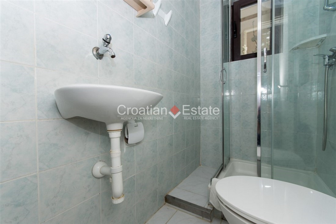 Haus Zu verkaufen - SPLITSKO-DALMATINSKA  ČIOVO 