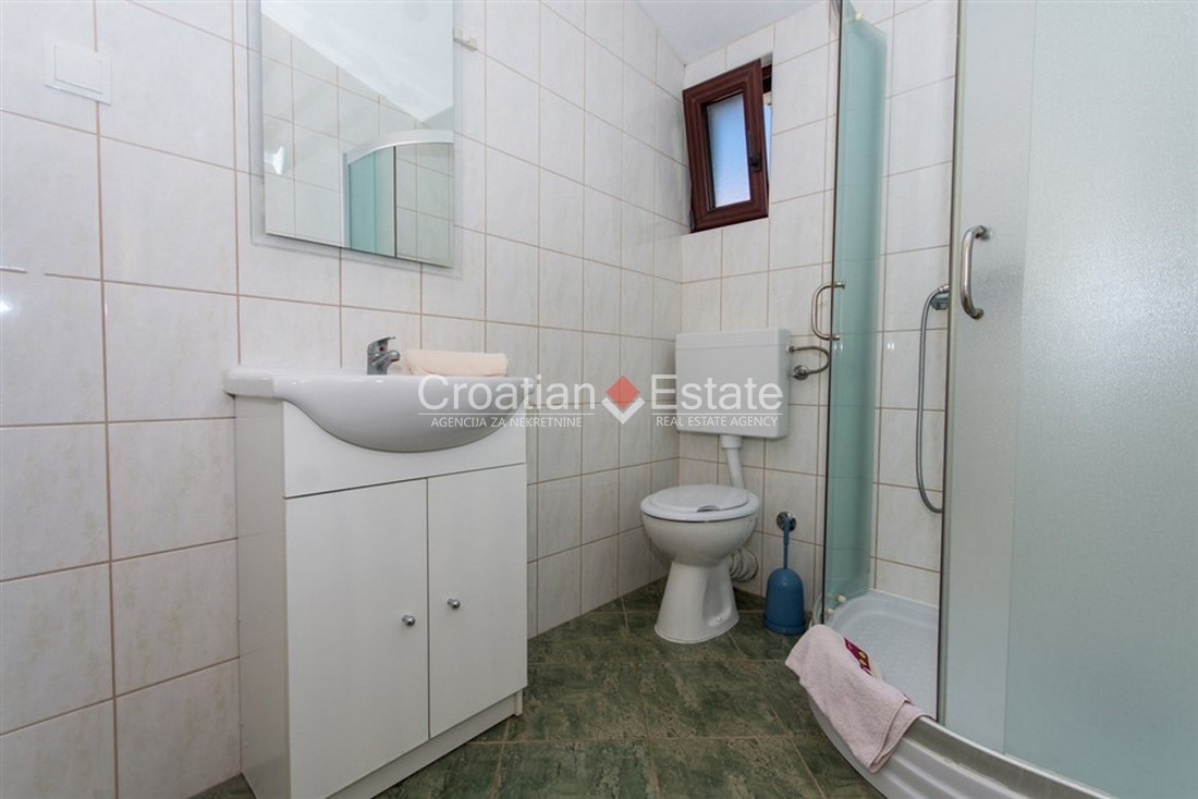 Haus Zu verkaufen - SPLITSKO-DALMATINSKA  ČIOVO 
