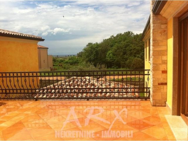 Casa in vendita 400 m² – Umag