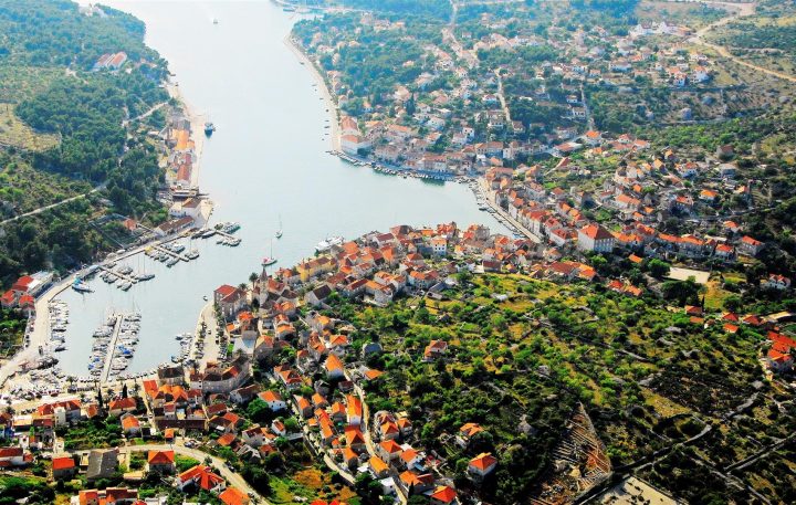 Pozemok na predaj 2400 m² – Brač