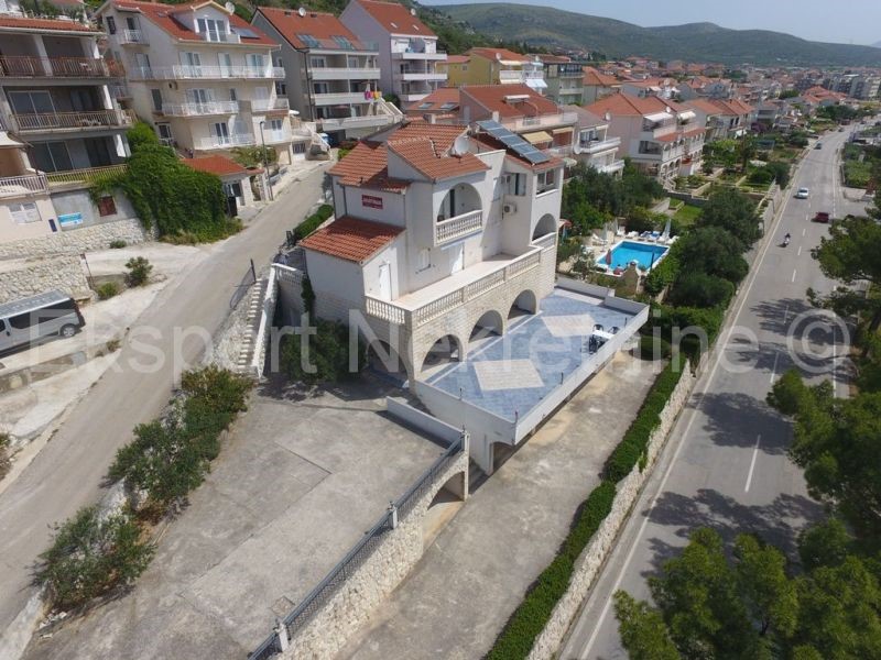 Hiša Na predaj - SPLITSKO-DALMATINSKA  SEGET 