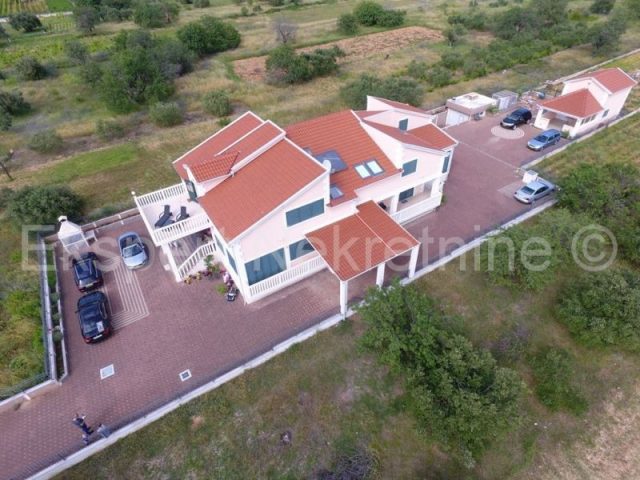 Casa in vendita 789 m² – Dograde