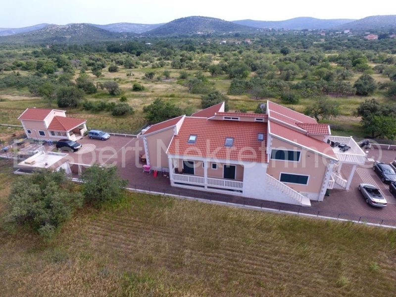 Kuća Na prodaju - SPLITSKO-DALMATINSKA  MARINA 