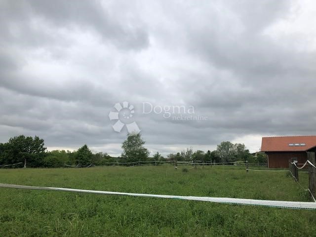 Terreno In vendita - ZAGREBAČKA  DUBRAVA 